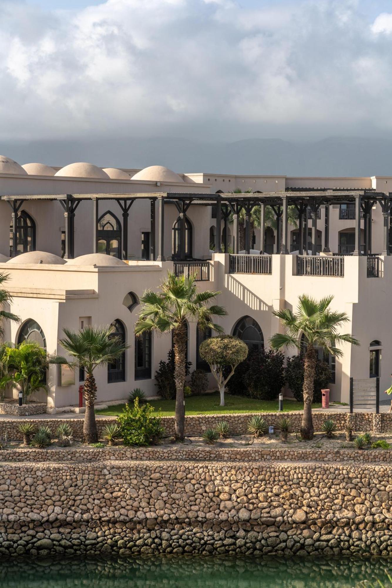Salalah Rotana Resort Exterior photo The American University of Ras Al Khaimah