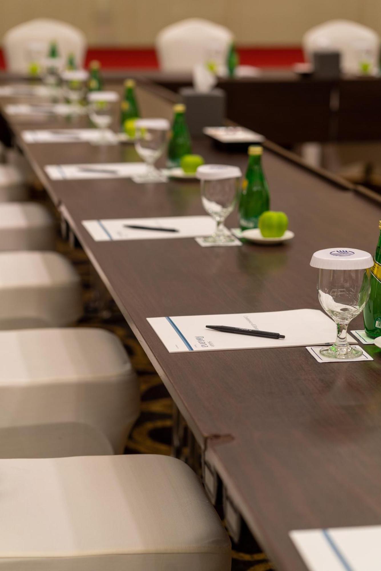 Salalah Rotana Resort Exterior photo Meeting room at the hotel