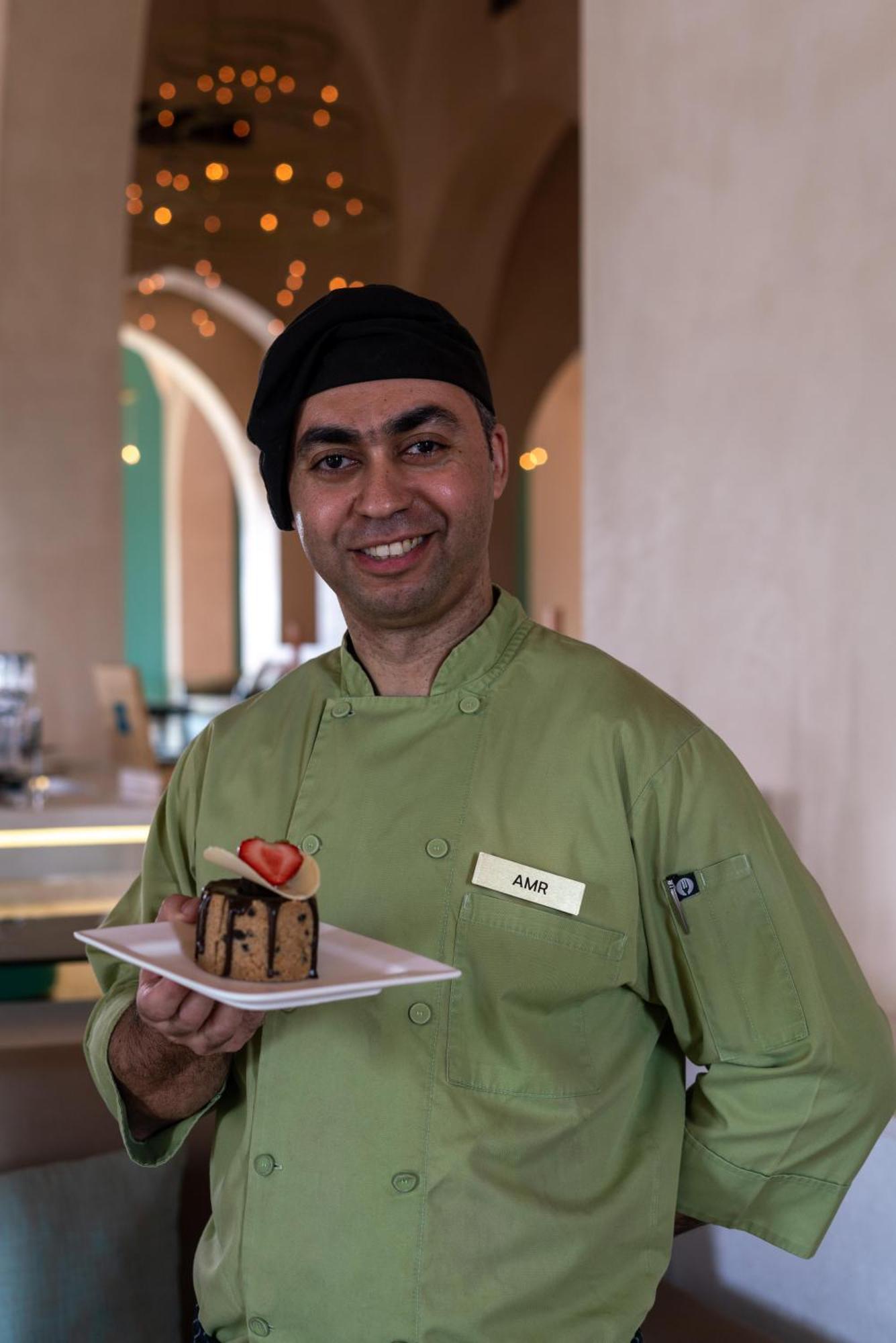 Salalah Rotana Resort Exterior photo A pastry chef