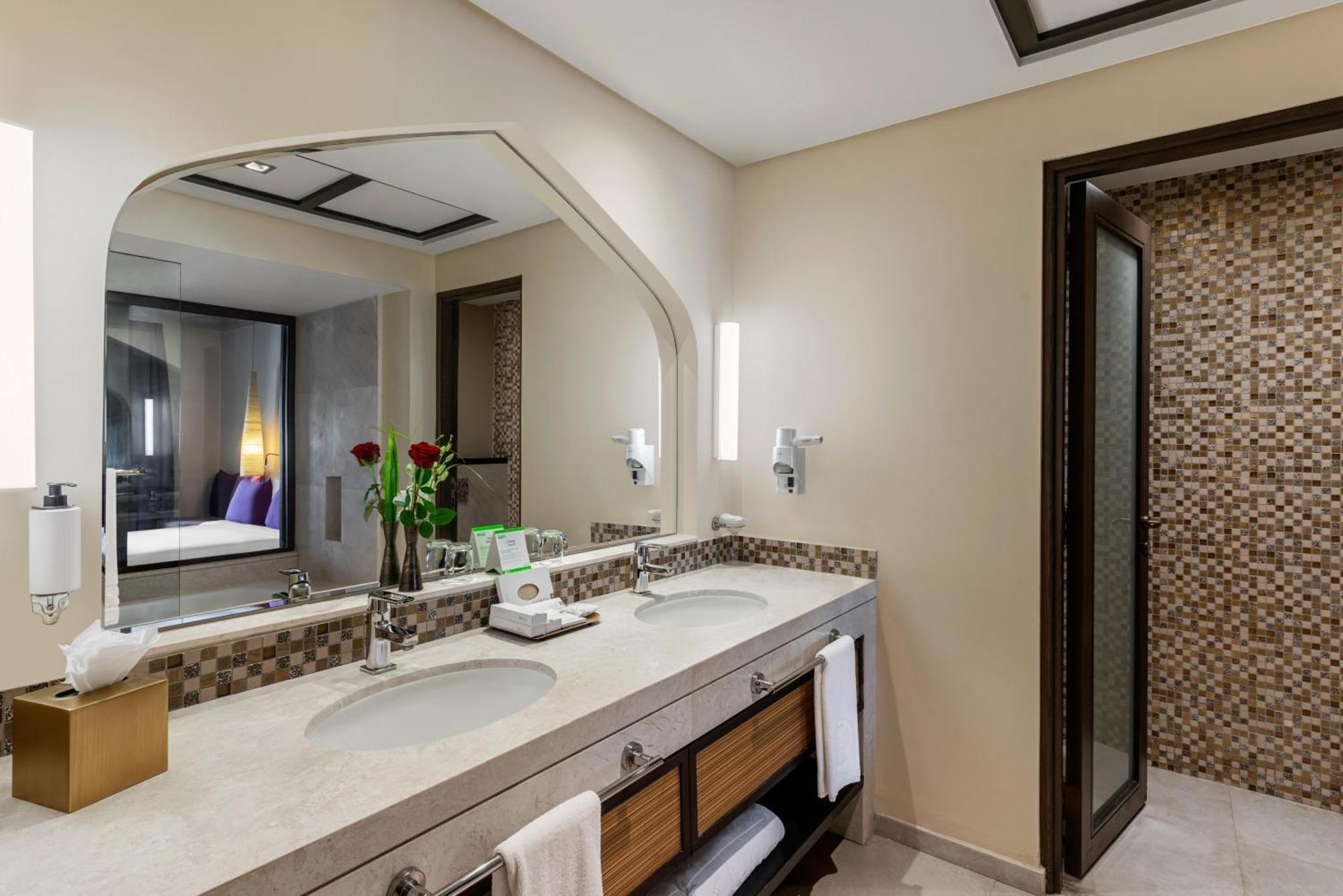 Salalah Rotana Resort Exterior photo Bathroom